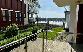 Lakeside Promenade View Studios By Bookinghost